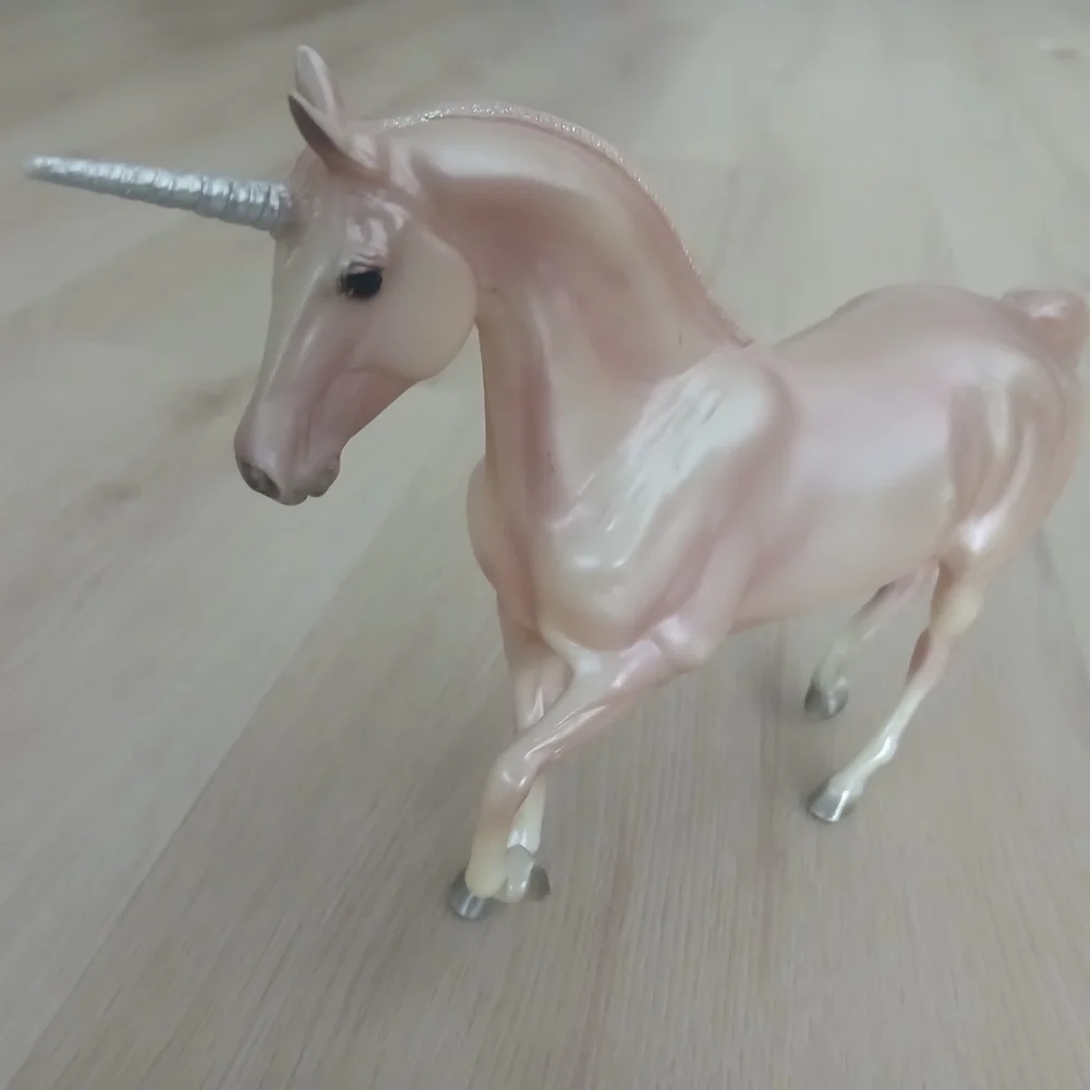 Breyer Classic Aurora Unicorn #62059 Pearl Pink